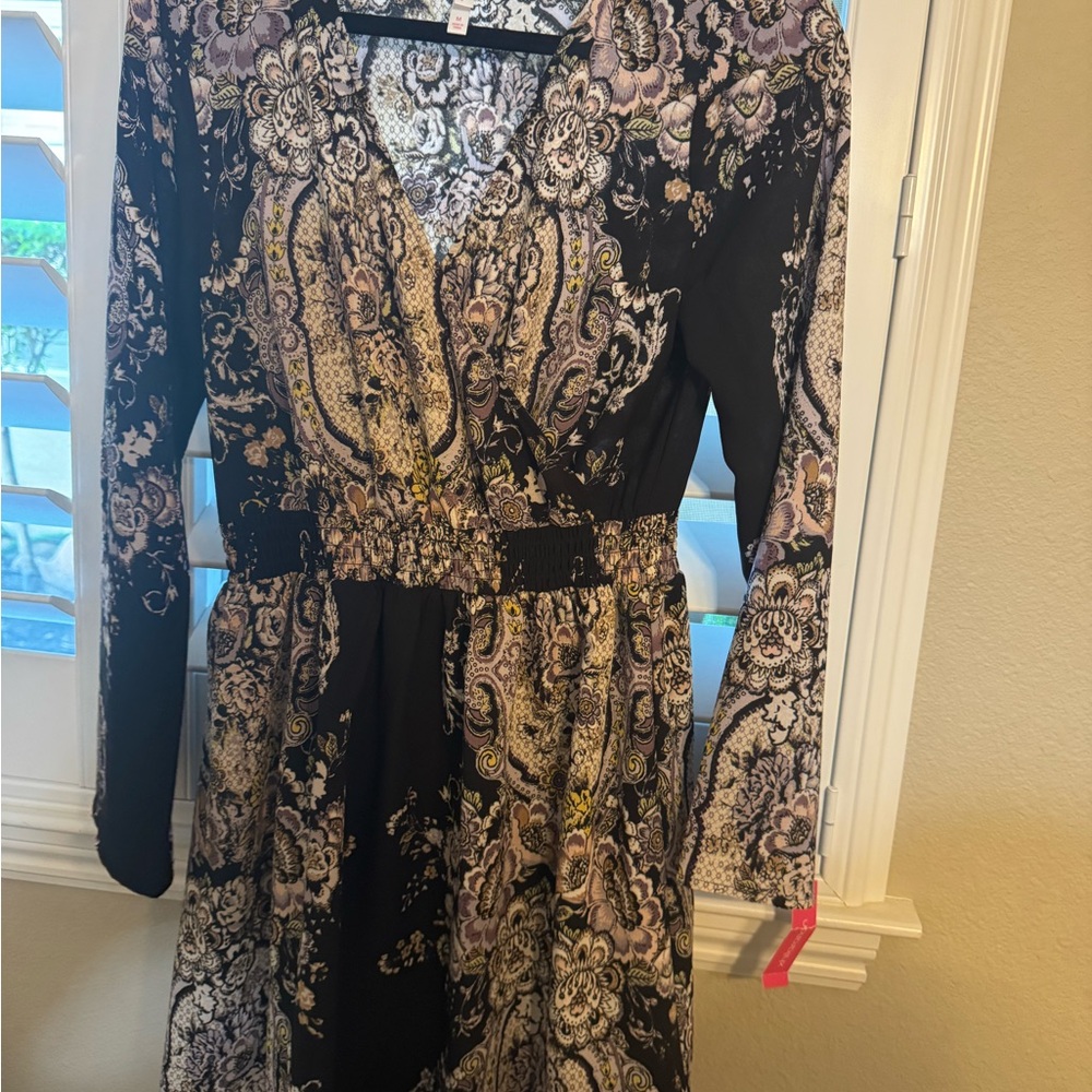 Elegant Black and Gold Paisley Dress